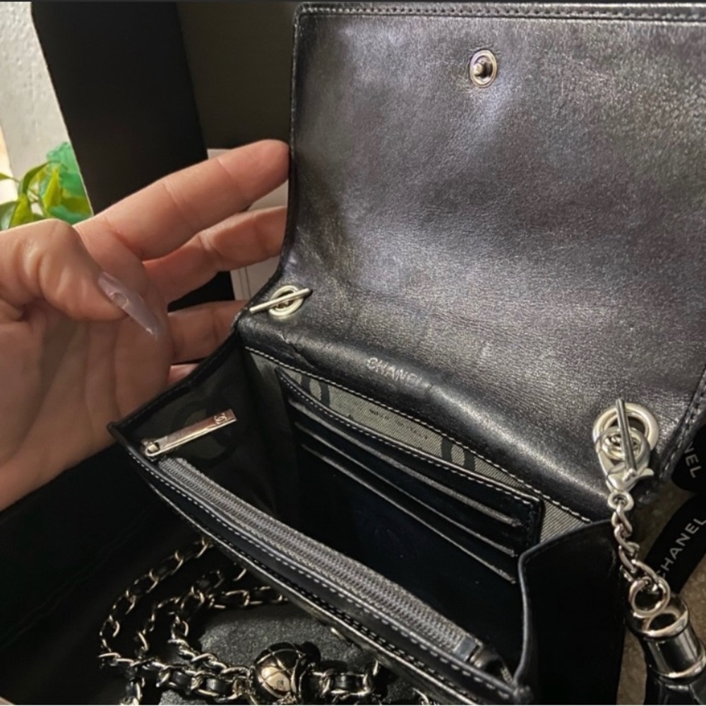 🖤Chanel Cambon Quilted Wallet Revamp Chain Crossbody to Belt Bag On Shoulder - Picture 8 of 13
